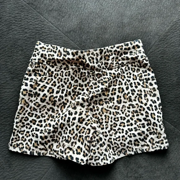 Inc size 10 stretchy shorts - Picture 3 of 3